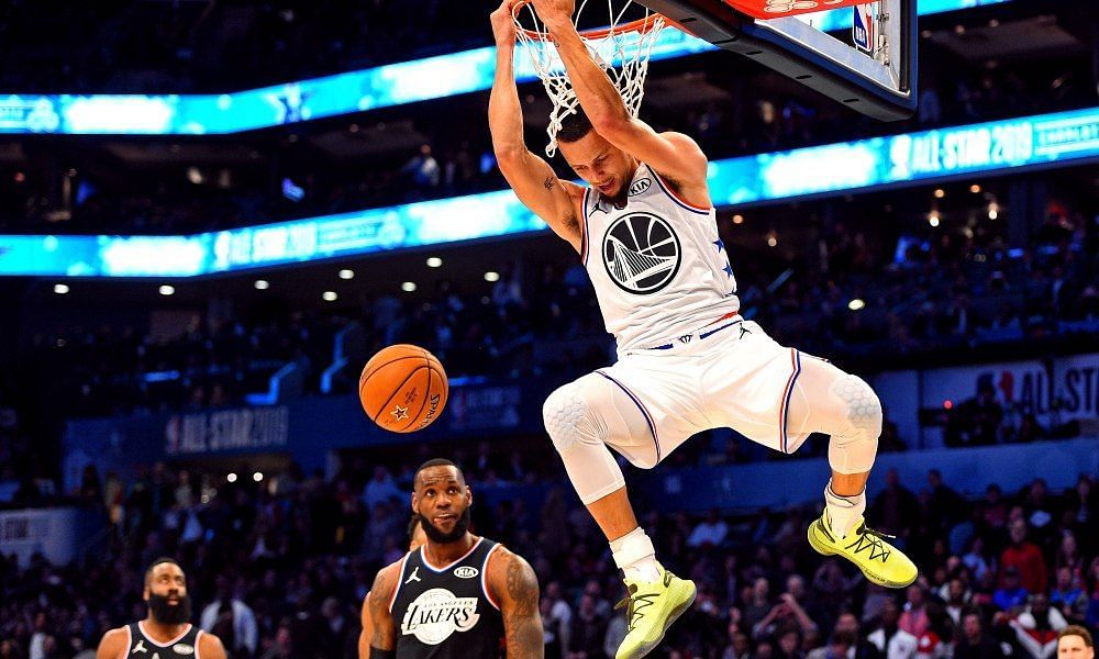 Stephen Curry dunks at the 2019 NBA All-Star game