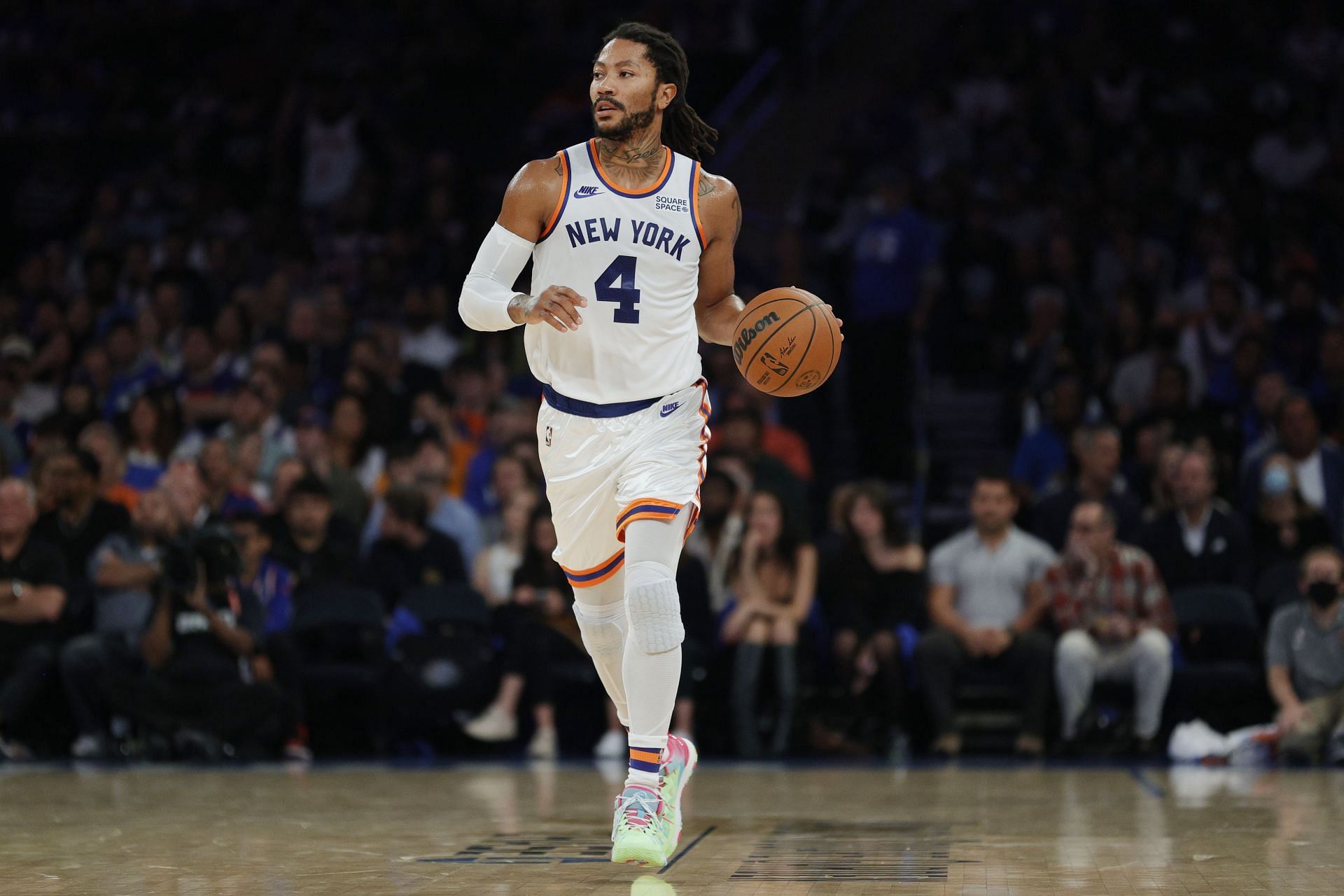 New York Knicks backup point guard Derrick Rose with the ball