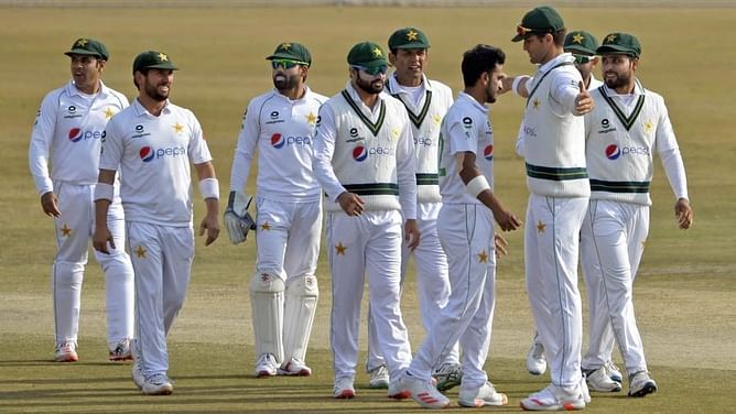 Pakistan announce 20-man squad for Bangladesh Tests