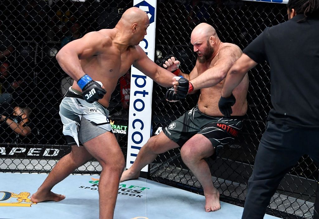 Marcos Rogerio de Lima became the first man to stop Ben Rothwell in over a decade