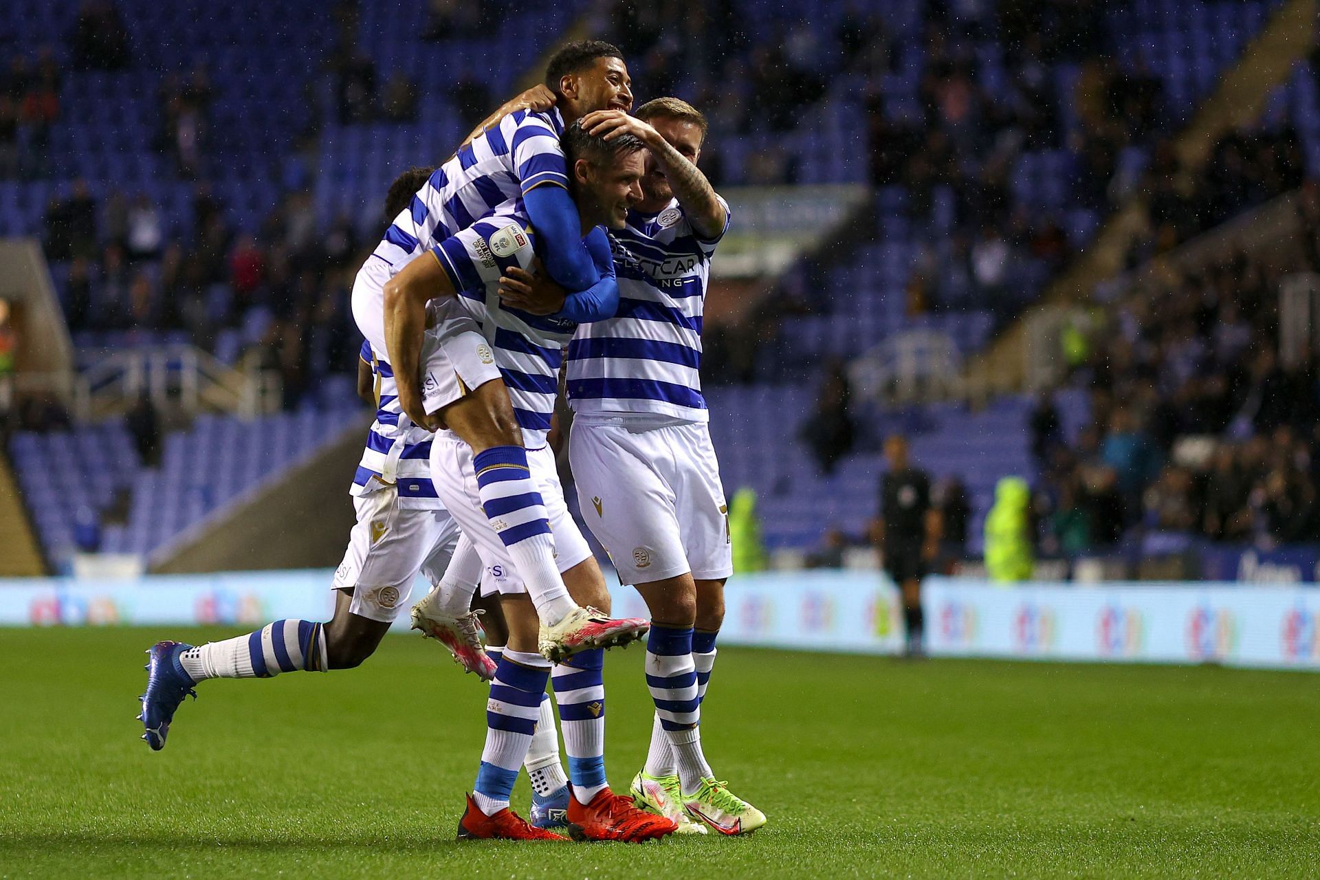 Reading and Nottingham Forest will battle for three points on Saturday
