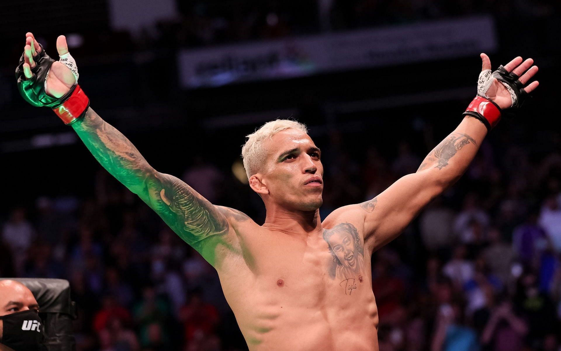 Charles Oliveira&#039;s first UFC title defense against Dustin Poirier could end 2021 with a bang