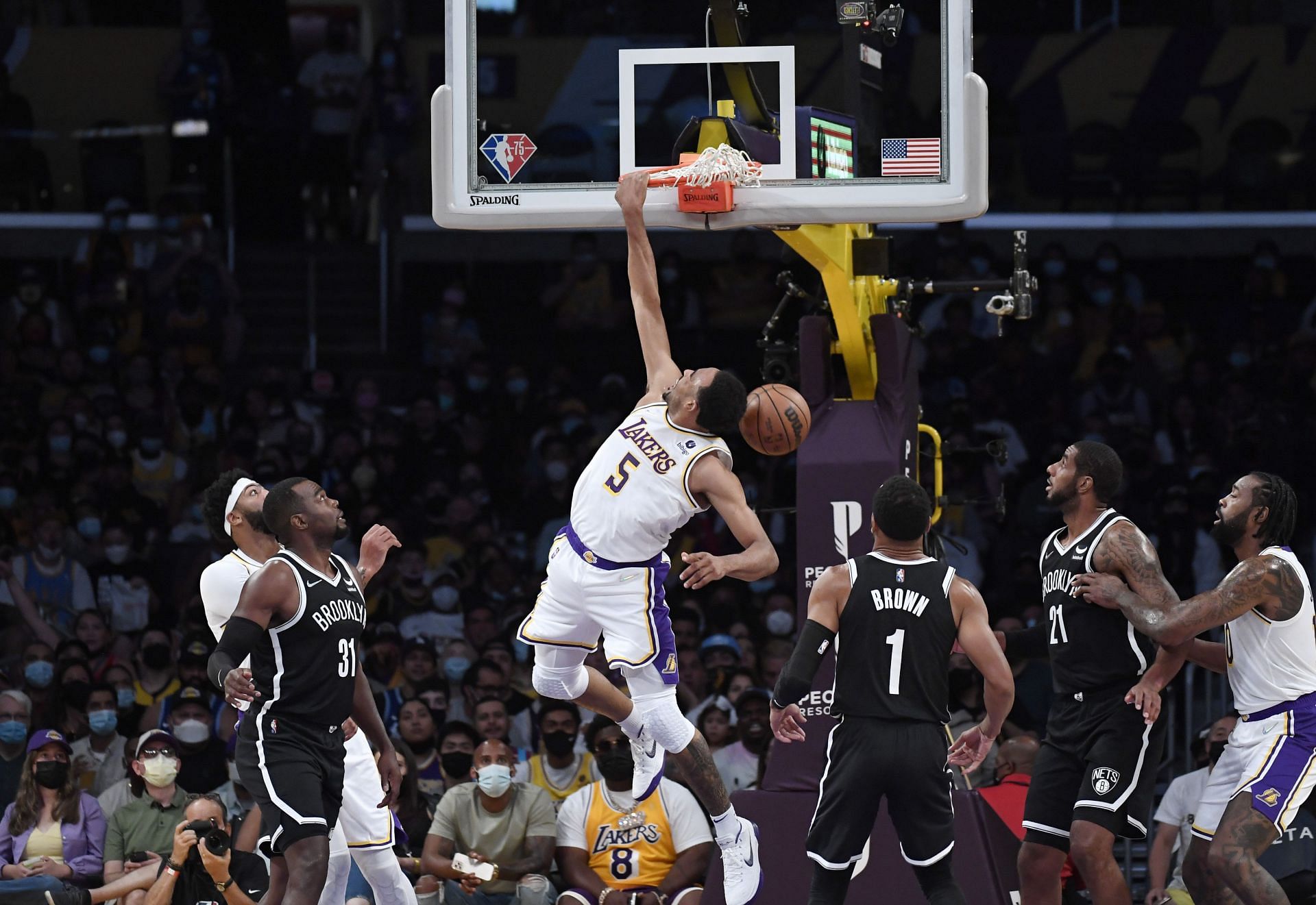 Los Angles Lakers guard Talen Horton-Tucker dunks against tbe Brooklyn Nets