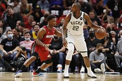 Is Khris Middleton playing tonight against the Philadelphia 76ers? | 2021-22 NBA season