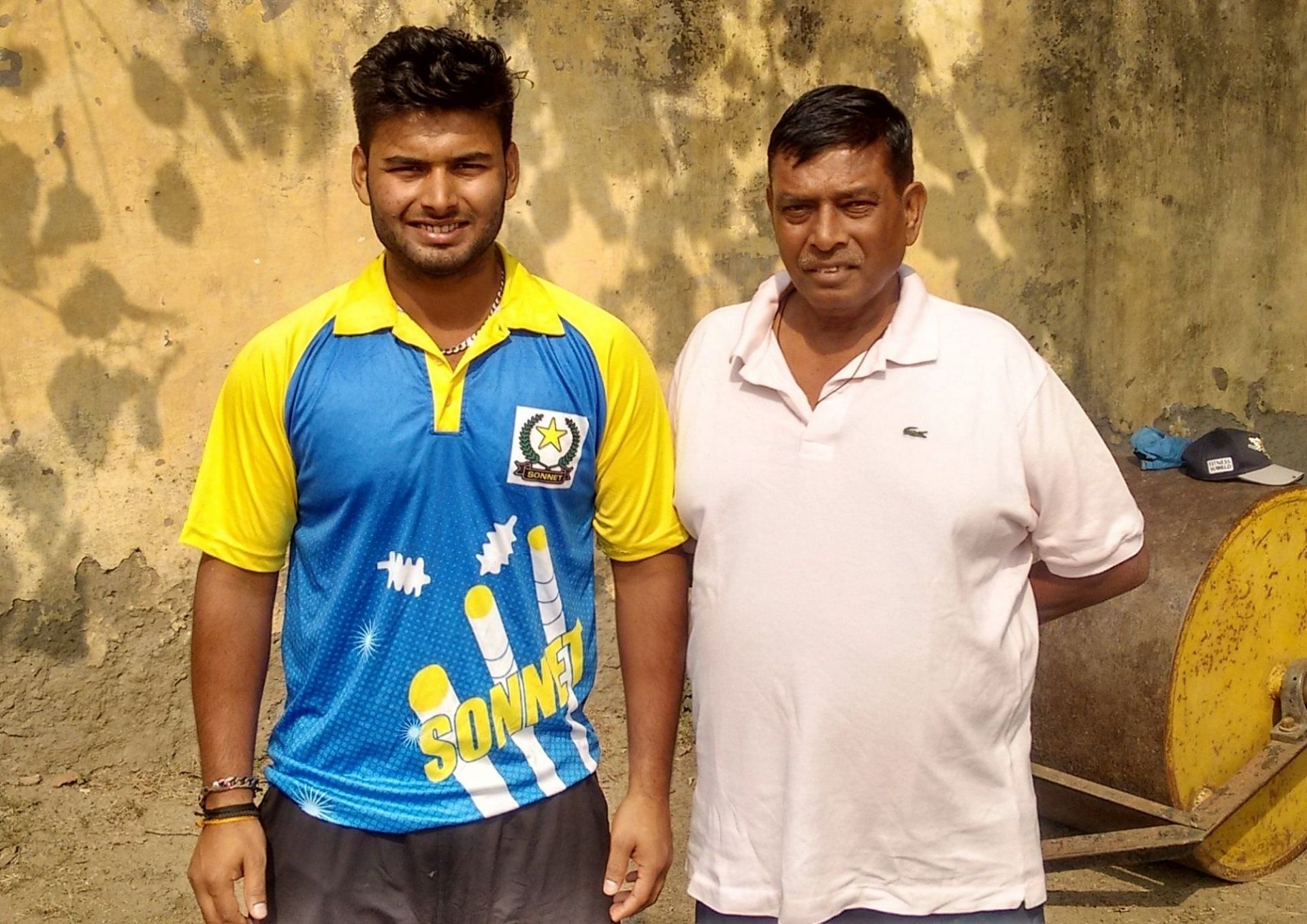 Rishabh Pant with veteran coach Tarak Sinha [Image- Google]