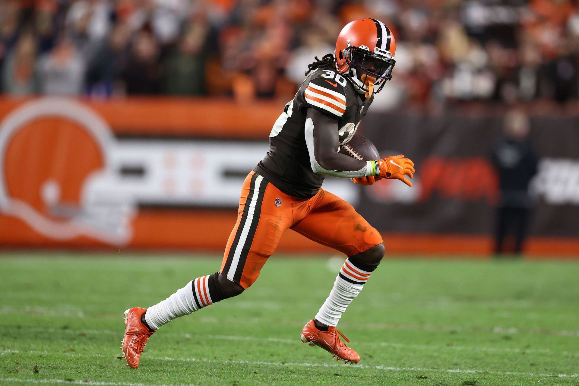 Browns' D'Ernest Johnson runs for 146 yards in win vs. Broncos