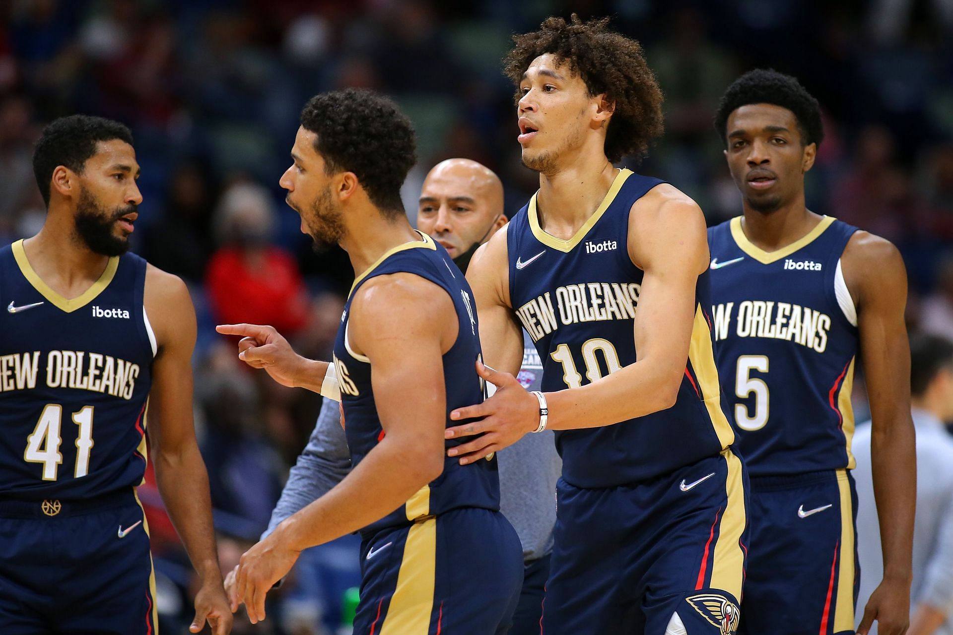 New Orleans Pelicans&#039; players react to a play
