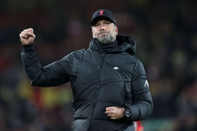 "A bigger problem than what it would be for Manchester City and Chelsea" - Gary Neville points out what could cost 'really dangerous' Liverpool in the Premier League title race