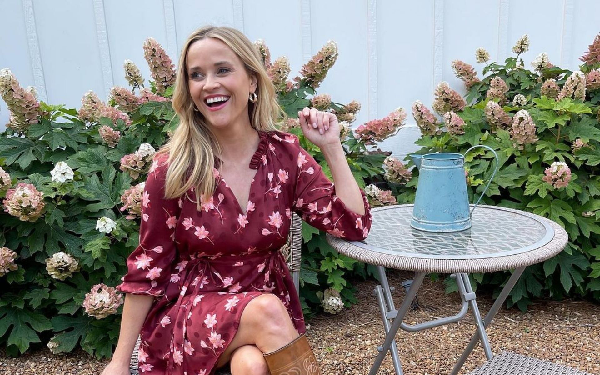 Reese Witherspoon enjoying a fun moment (Image via reesewitherspoon/Instagram)