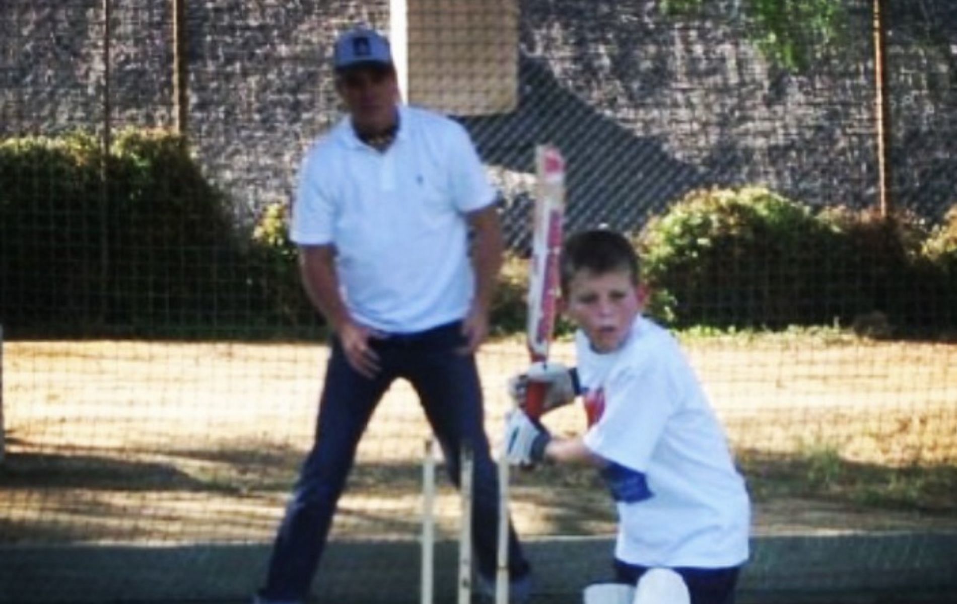 Gerhard Erasmus shared an old picture with AB de Villiers