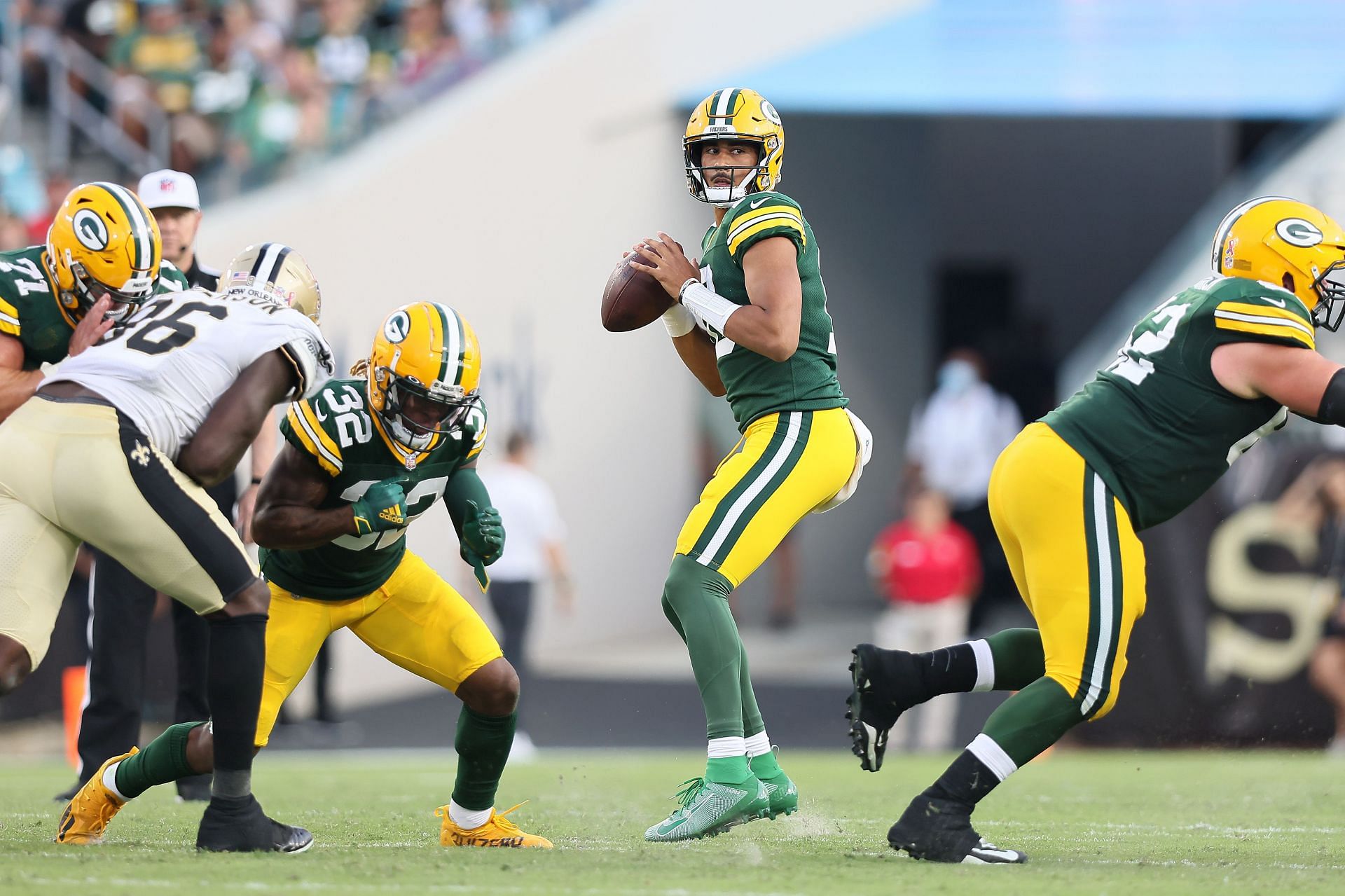Green Bay Packers quarterback Jordan Love drops back to pass during Week 1 action against New Orleans (Photo: Getty)