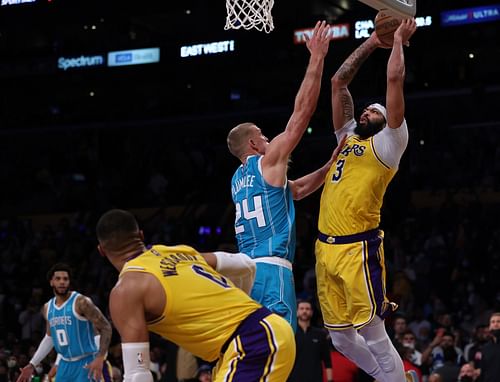 Charlotte Hornets v Los Angeles Lakers