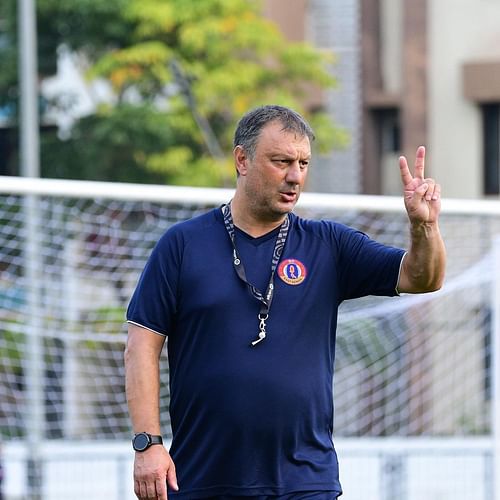 SC East Bengal head coach Manolo Diaz during pre-season training (Picture Courtesy: SC East Bengal)