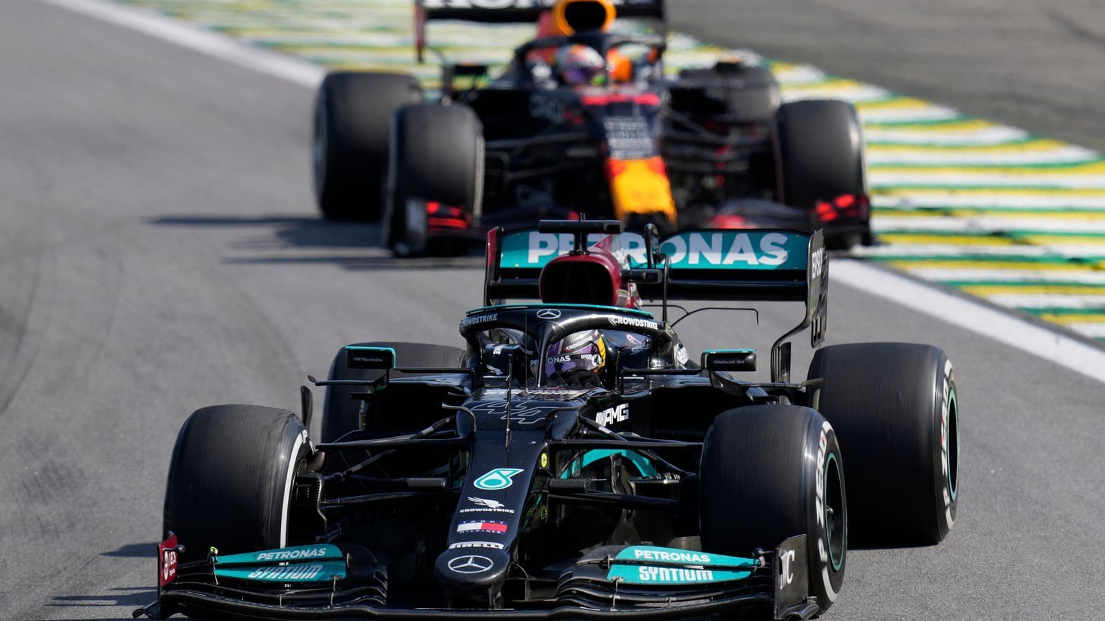 Hamilton overtakes Verstappen for the lead at the Brazilian GP.