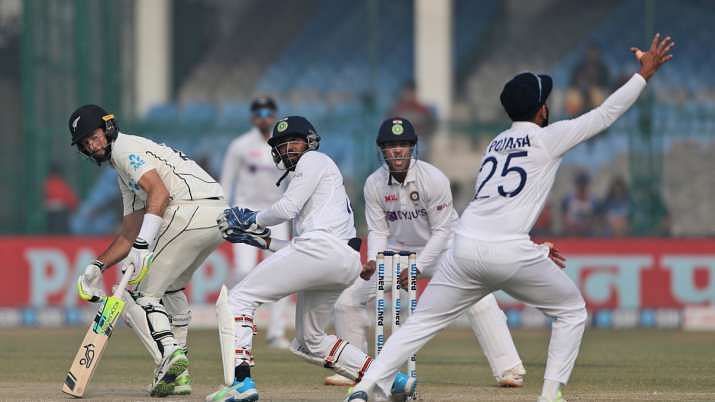 India failed to pick up a single wicket in the first session of Day 5