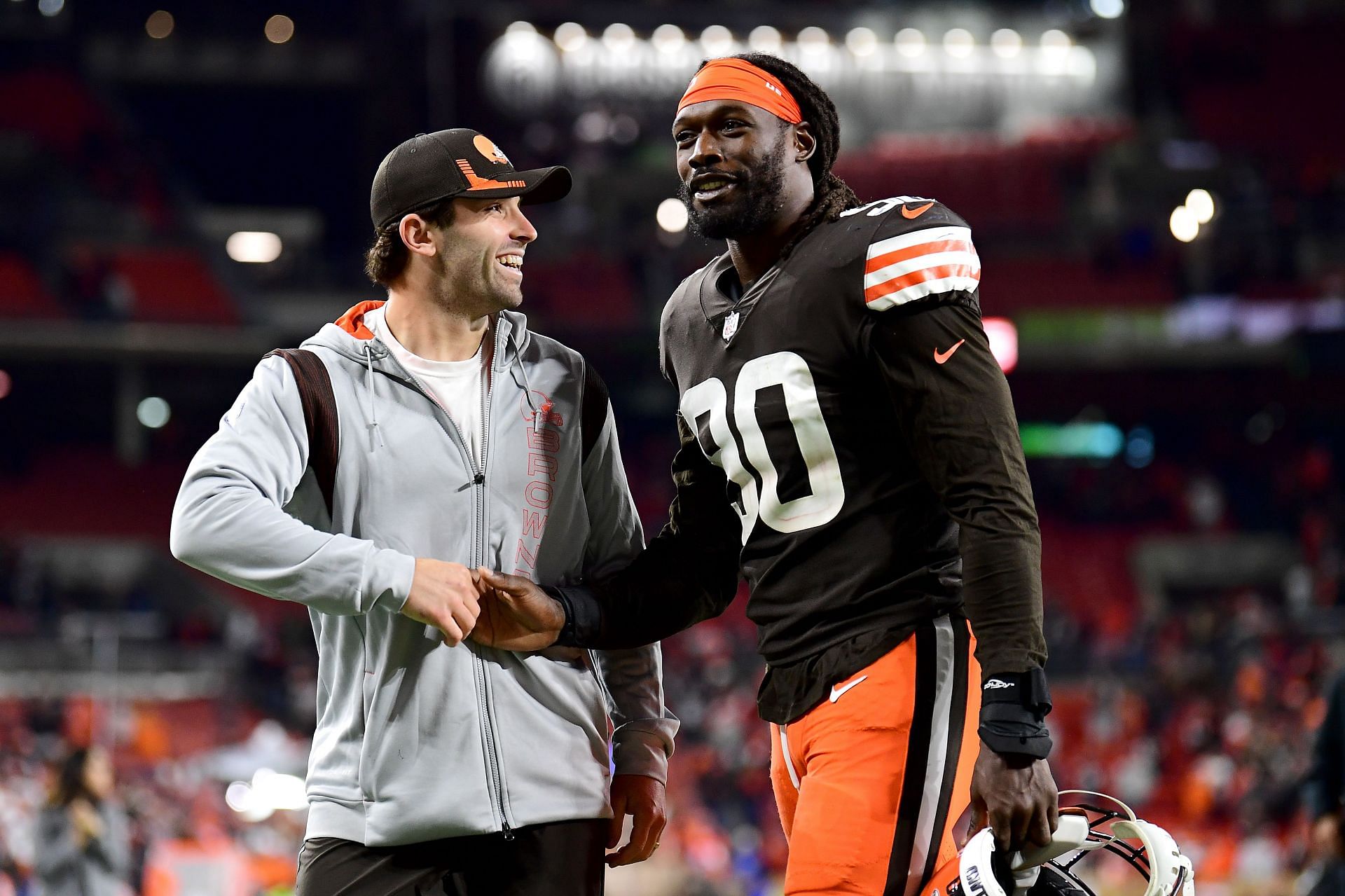 Browns' DE Jadeveon Clowney will not play Sunday vs. Steelers following his  criticism of the coaching staff. Clowney was sent home Friday…