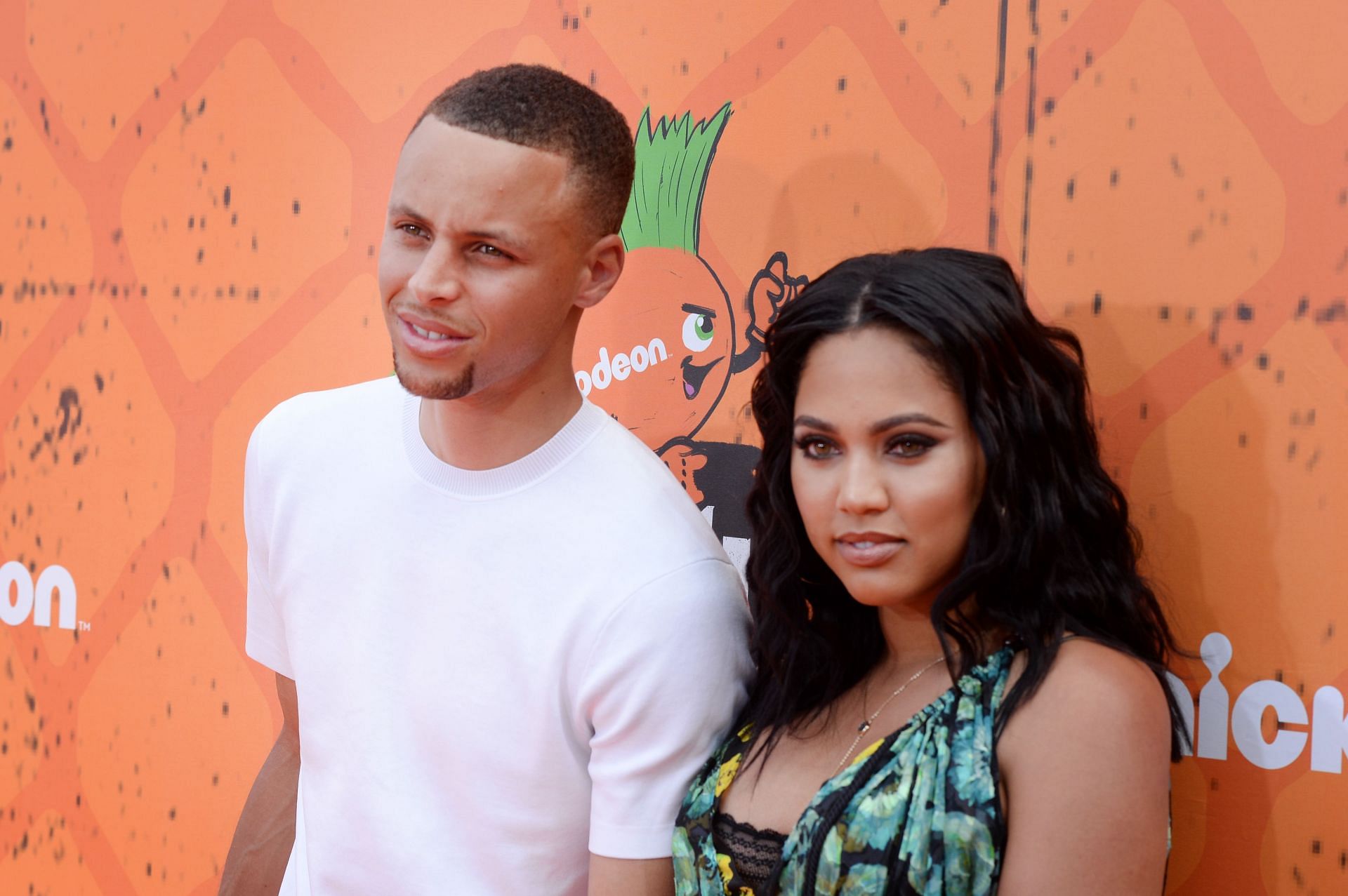 NBA player Stephen Curry (L) and Ayesha Curry attend the Nickelodeon Kids&#039; Choice Sports Awards 2016 at UCLA&#039;s Pauley Pavilion