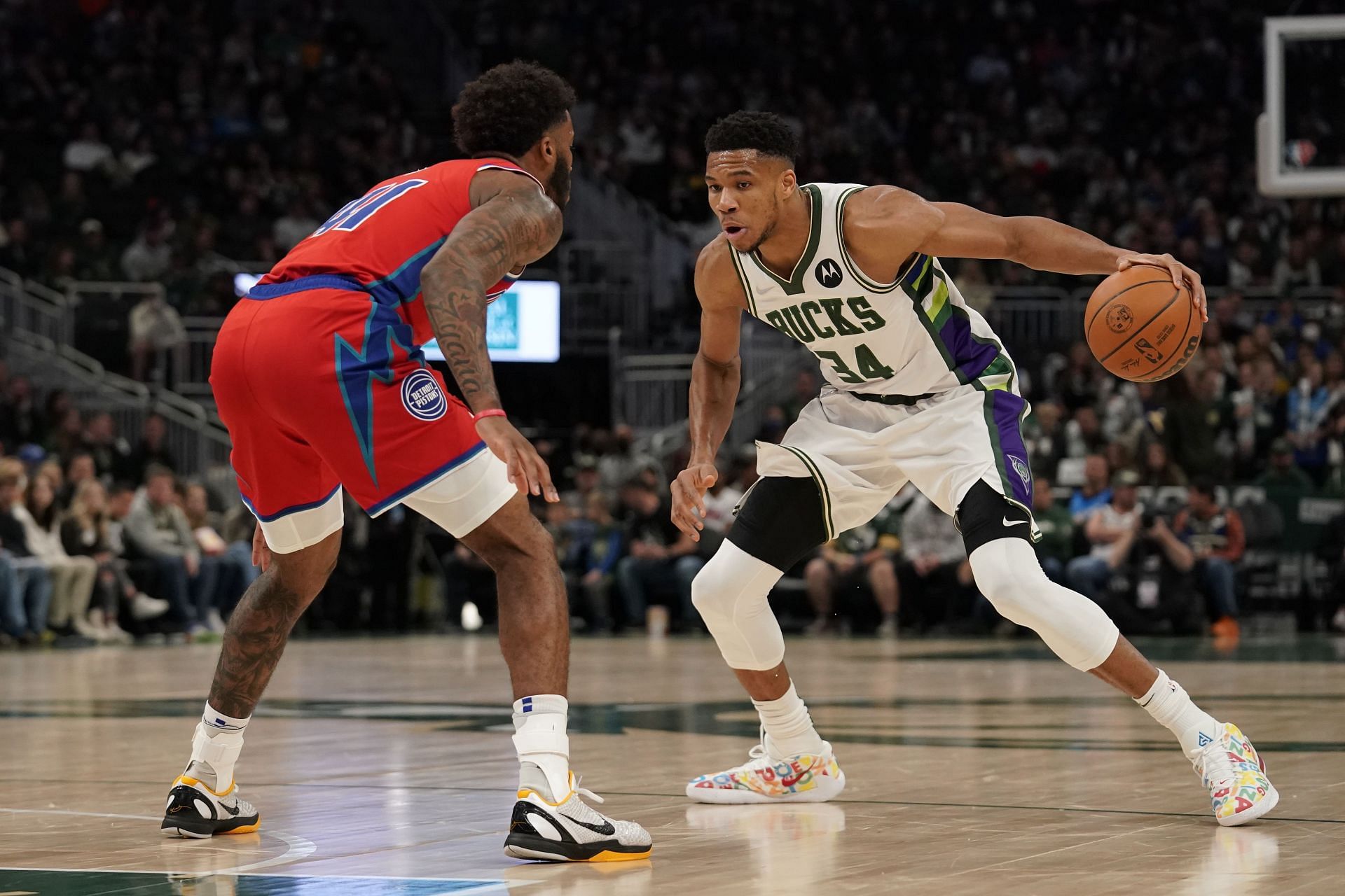 Milwaukee Bucks MVP candidate Giannis Antetokounmpo making a move with the ball