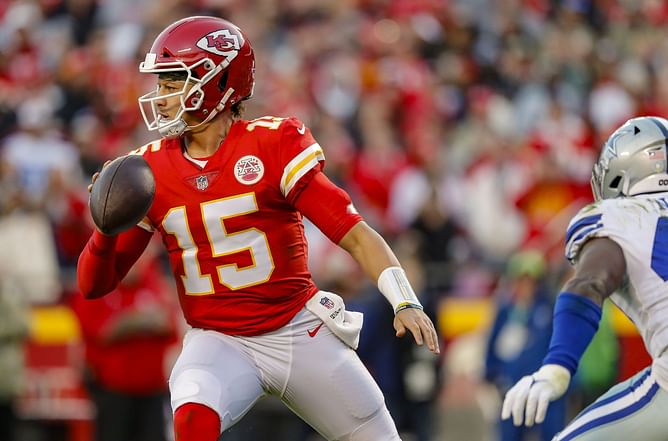 Which NFL players were also involved in MLB? Russell Wilson, Patrick Mahomes among stars