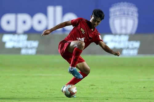 Lalengmawia Ralte in action for NorthEast United FC (Image Courtesy: ISL Media)