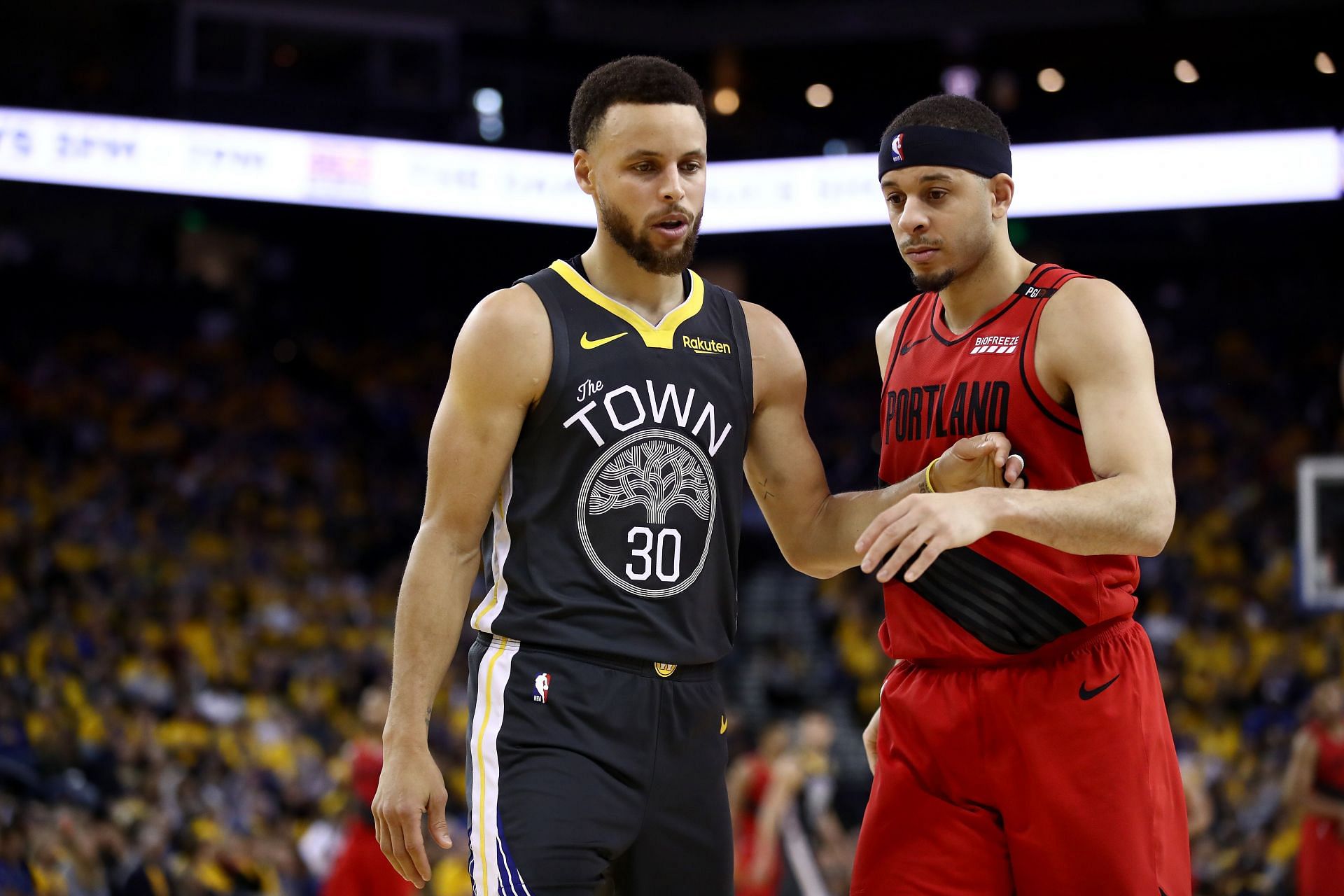 Steph Curry #30 of the Golden State Warriors with his brother Seth Curry #31 during the 2019 NBA Playoffs