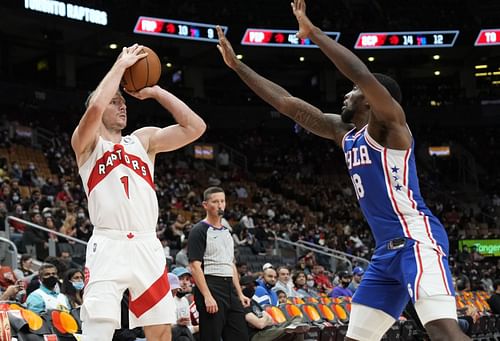 Goran Dragic of the Toronto Raptors and Shake Milton of the Philadelphia 76ers