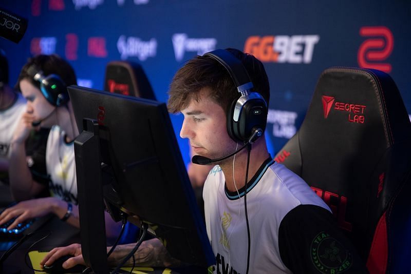 dev1ce from NiP (Image via ESL)