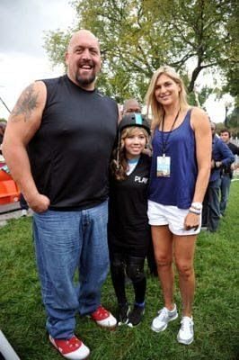 Big Show with his Wife and Daughter