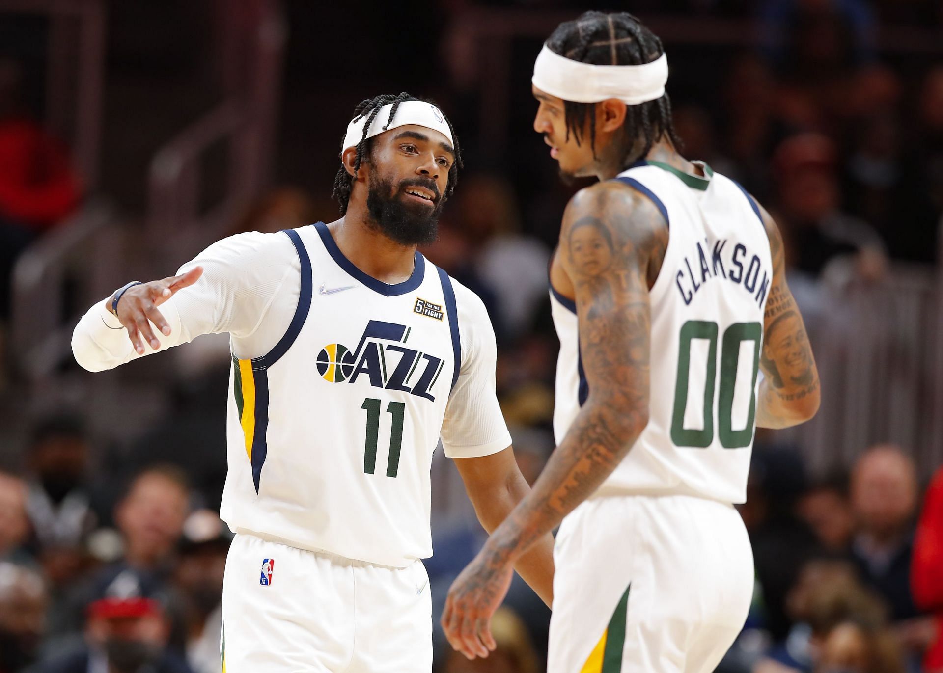 Mike Conley and Jordan Clarkson celebrate a play during the Utah Jazz vs Chicago Bulls game