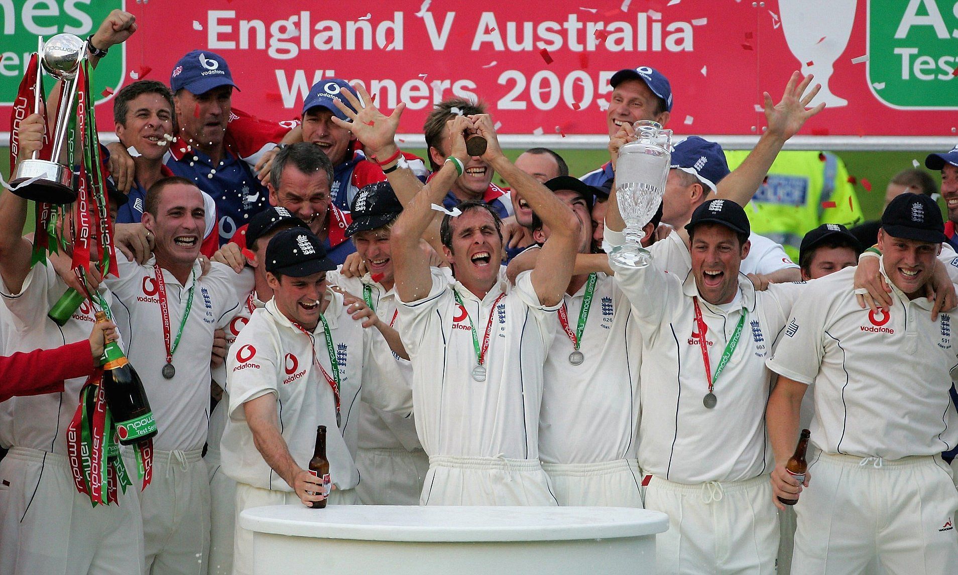 2005 Ashes-winning English side. (PC: Daily Mail)