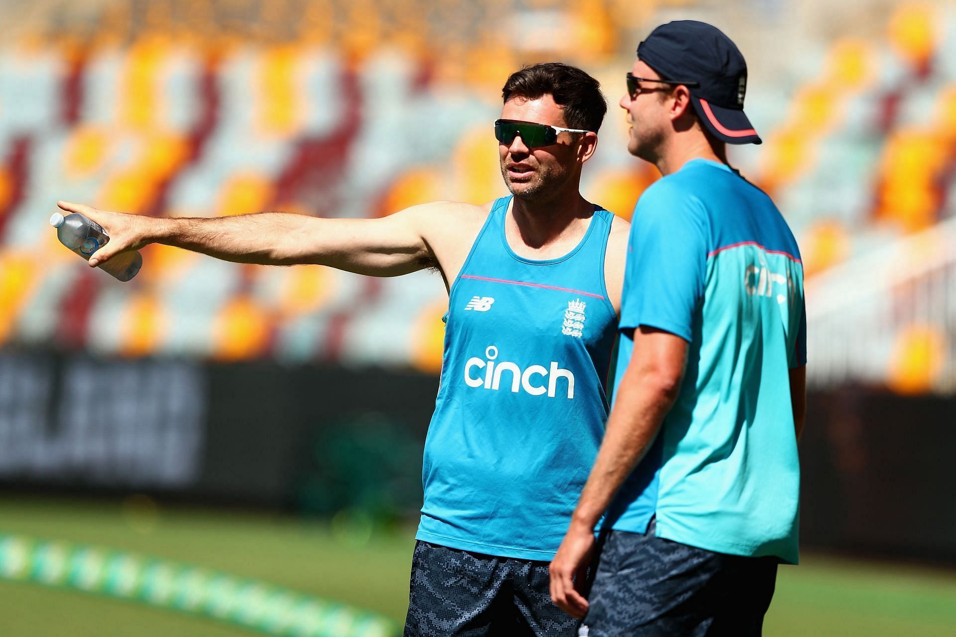 जेम्स एंडरसन और स्टुअर्ट ब्रॉड को पहले एशेज टेस्ट मैच की प्लेइंग इलेवन में शामिल नहीं किया गया