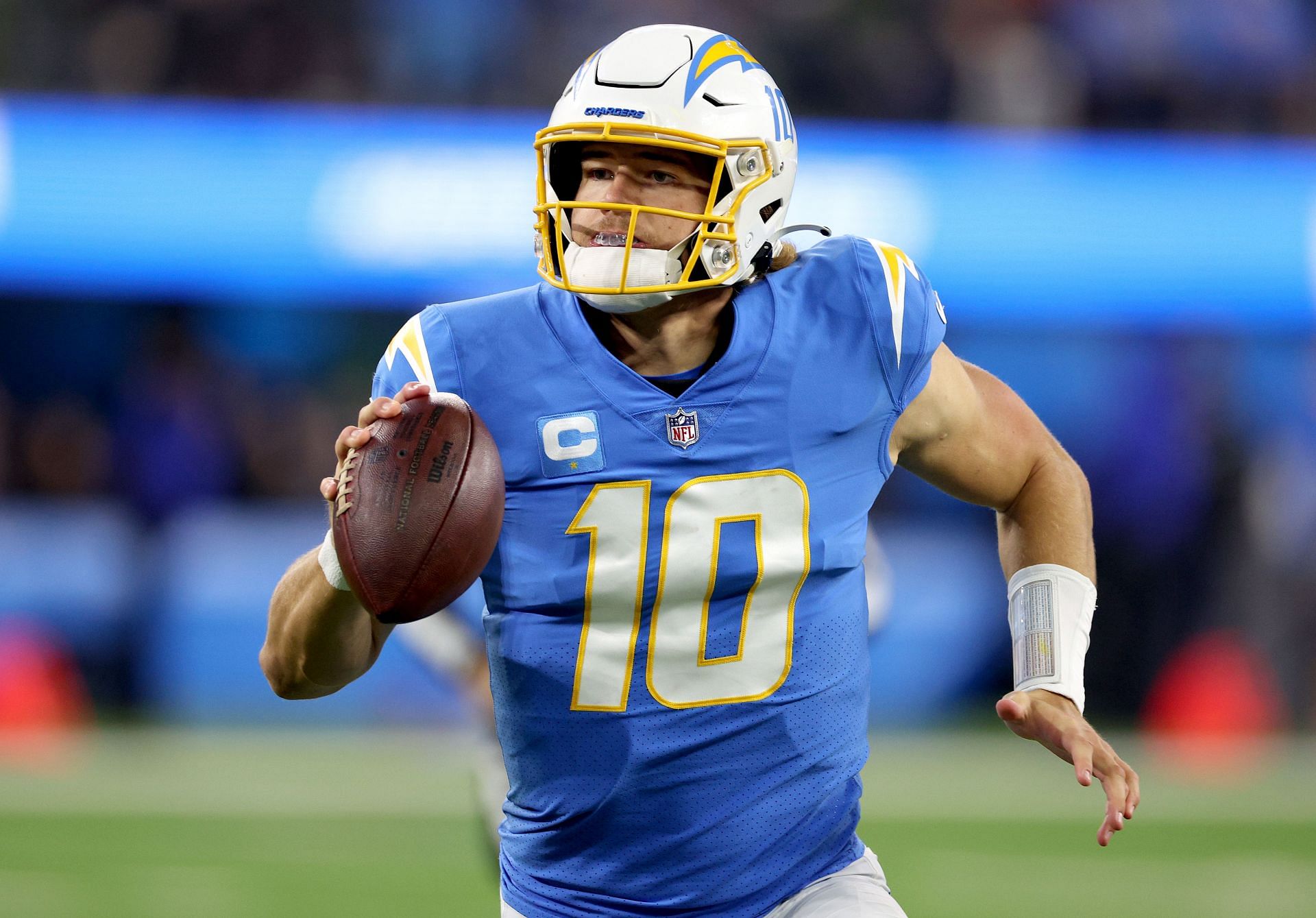 Chargers QB Justin Herbert sets NFL record for most passing yards in