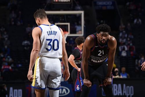 Steph Curry of the Golden State Warriors against Joel Embiid of the Philadelphia 76ers