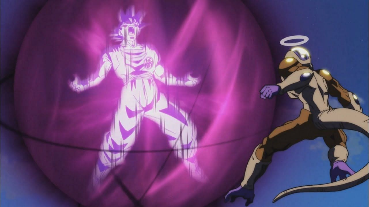 Goku fights through the Hakai blast Frieza launches at him. (Image via Toei Animation)