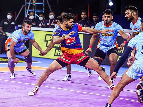 Pardeep Narwal was unable to lead his side to victory in UP Yoddha's first match of PKL 8. (Image courtesy: Pro Kabaddi Twitter)