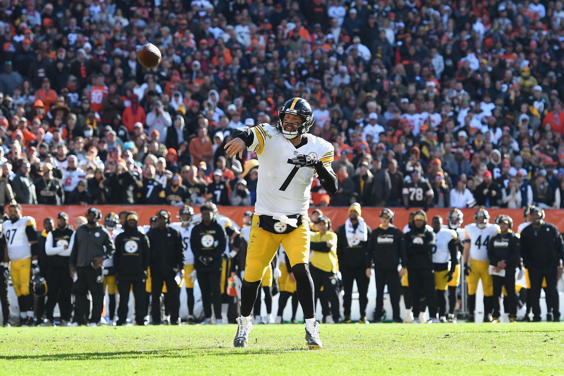 With the news of Ben Roethlisberger's retirement today, he would first be  eligible for the Hall of Fame in 2027. // @steelers, #HereWeGo