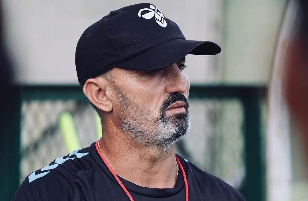 Coach Kiko Ramirez looks on as his players train. (Image Courtesy: Instagram/OdishaFC)