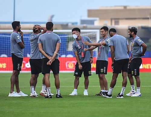 Hyderabad FC players before the beginning of their last game (Image Courtesy: Hyderabad FC Instagram)