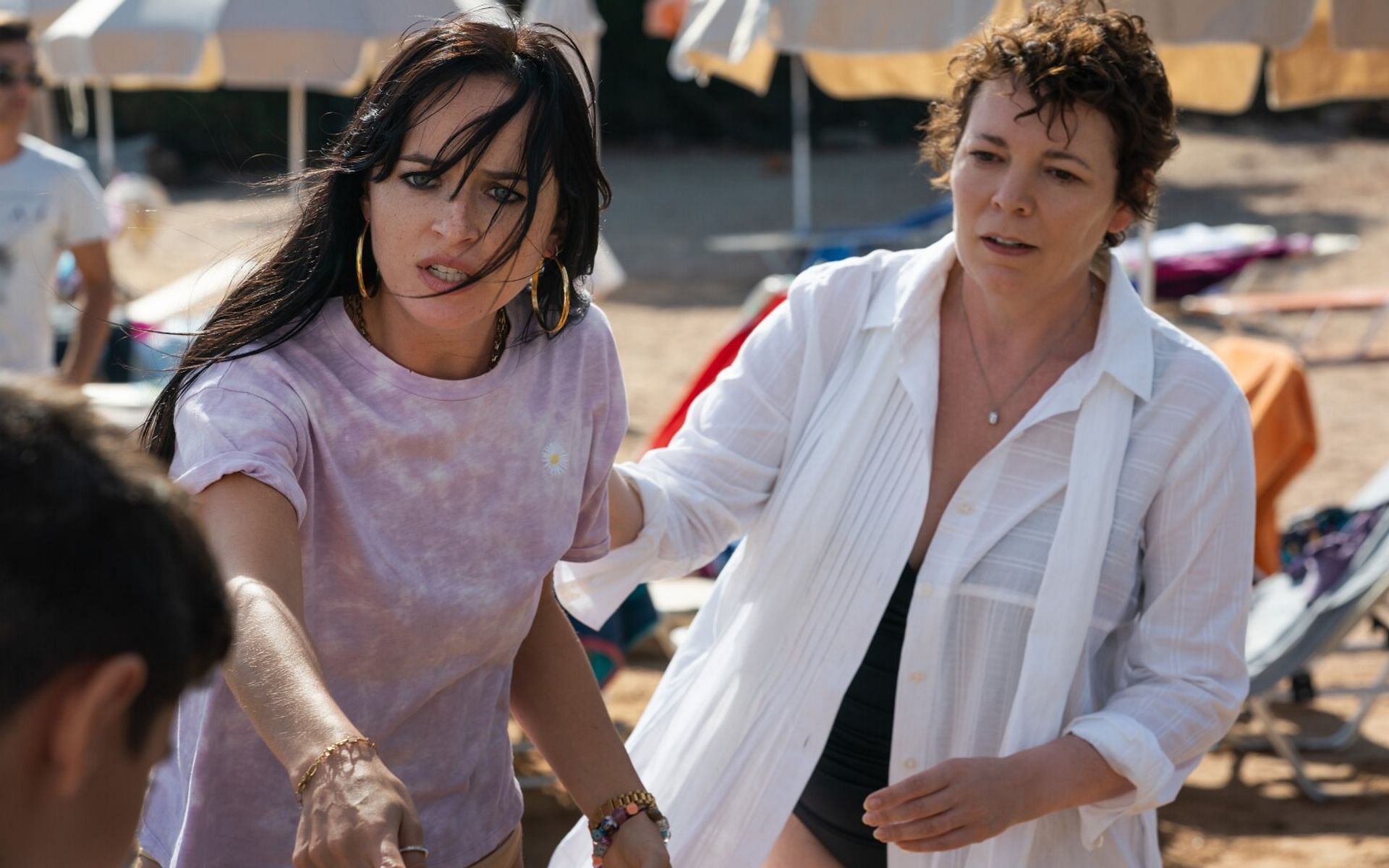 Still from Netflix&#039;s The Lost Daughter - Dakota Johnson and Olivia Colman (Image via Netflix)