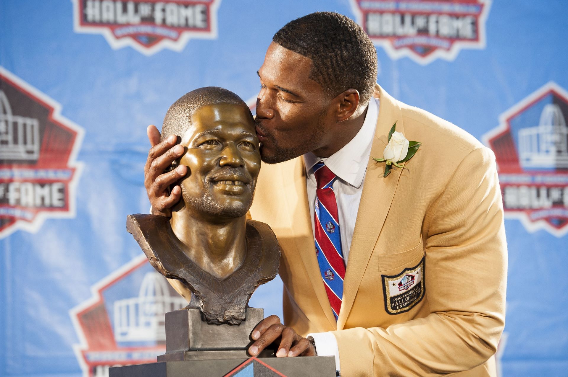 NFL Hall of Fame defensive end Michael Strahan