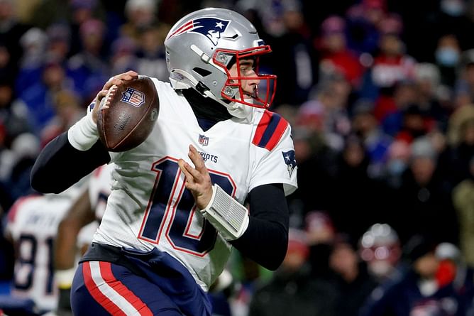 Mac Jones injury: What happened to Patriots QB?