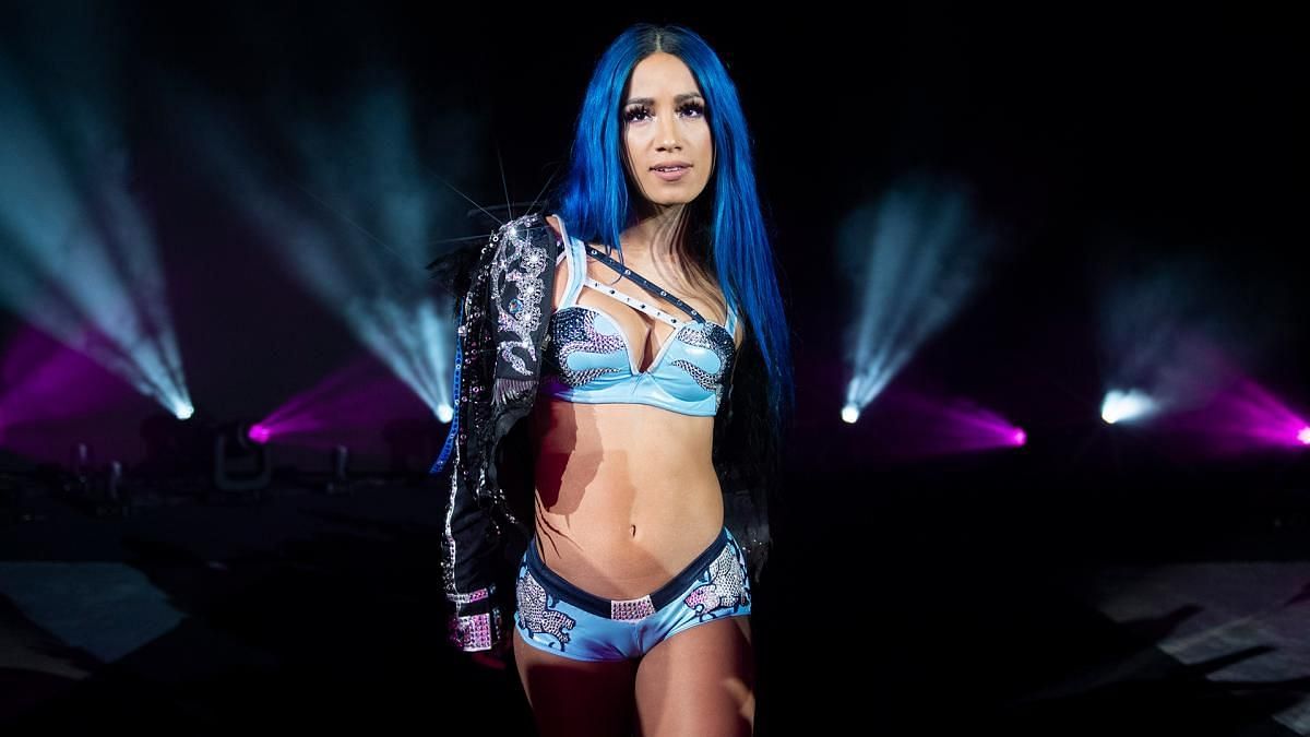 Sasha Banks heading to the ring to battle Charlotte in London