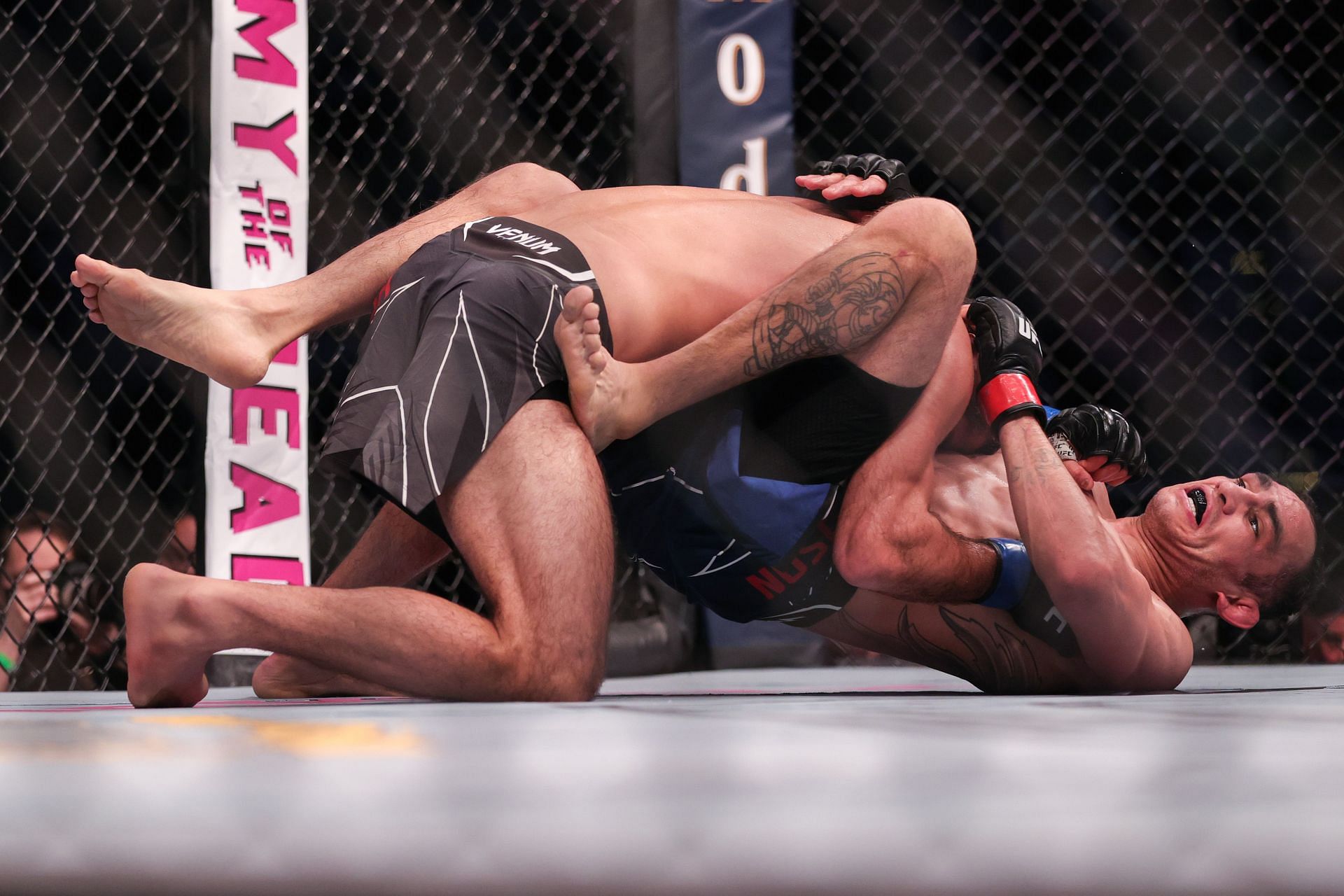UFC 262: Tony Ferguson vs, Beneil Dariush