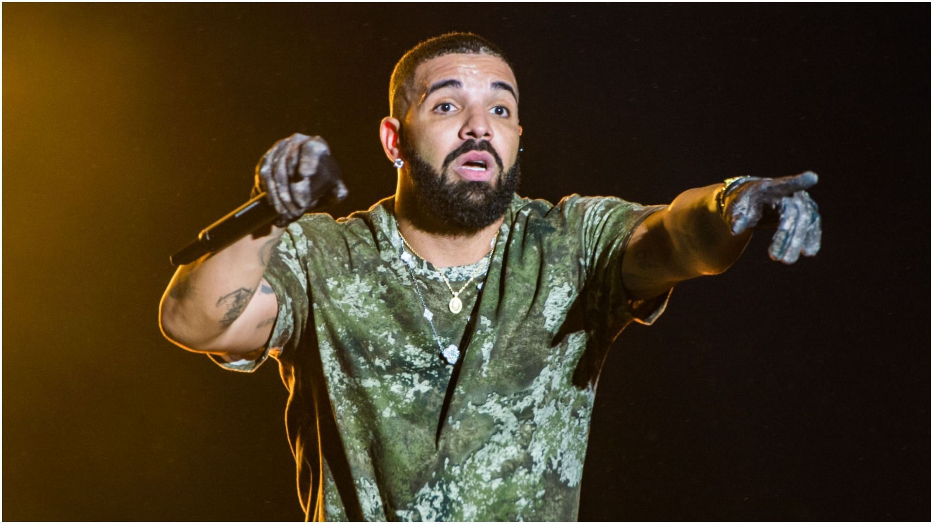 Drake performs surprise set on Day 1 of Wireless Festival 2021 at Crystal Palace (Image via Joseph Okpako/Getty Images)