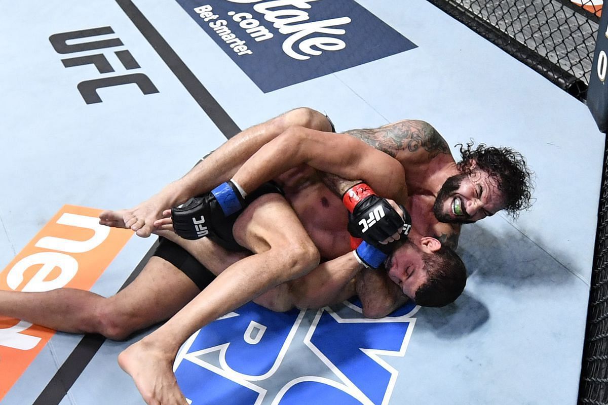 Leonardo Santos thought he had Clay Guida finished - only to gas out and allow the veteran back into the fight