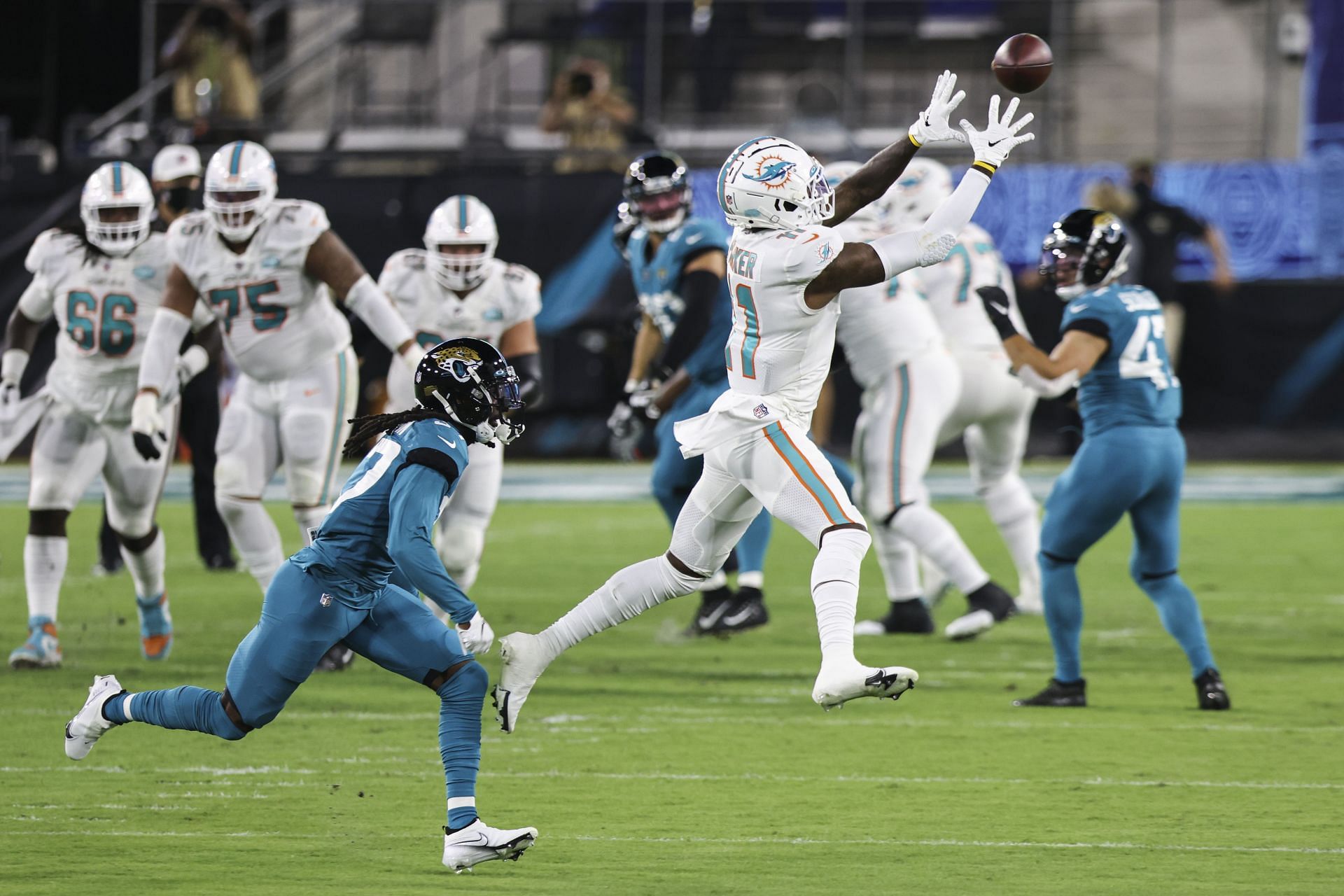 DeVante Parker fantasy football start/sit advice: What to do with