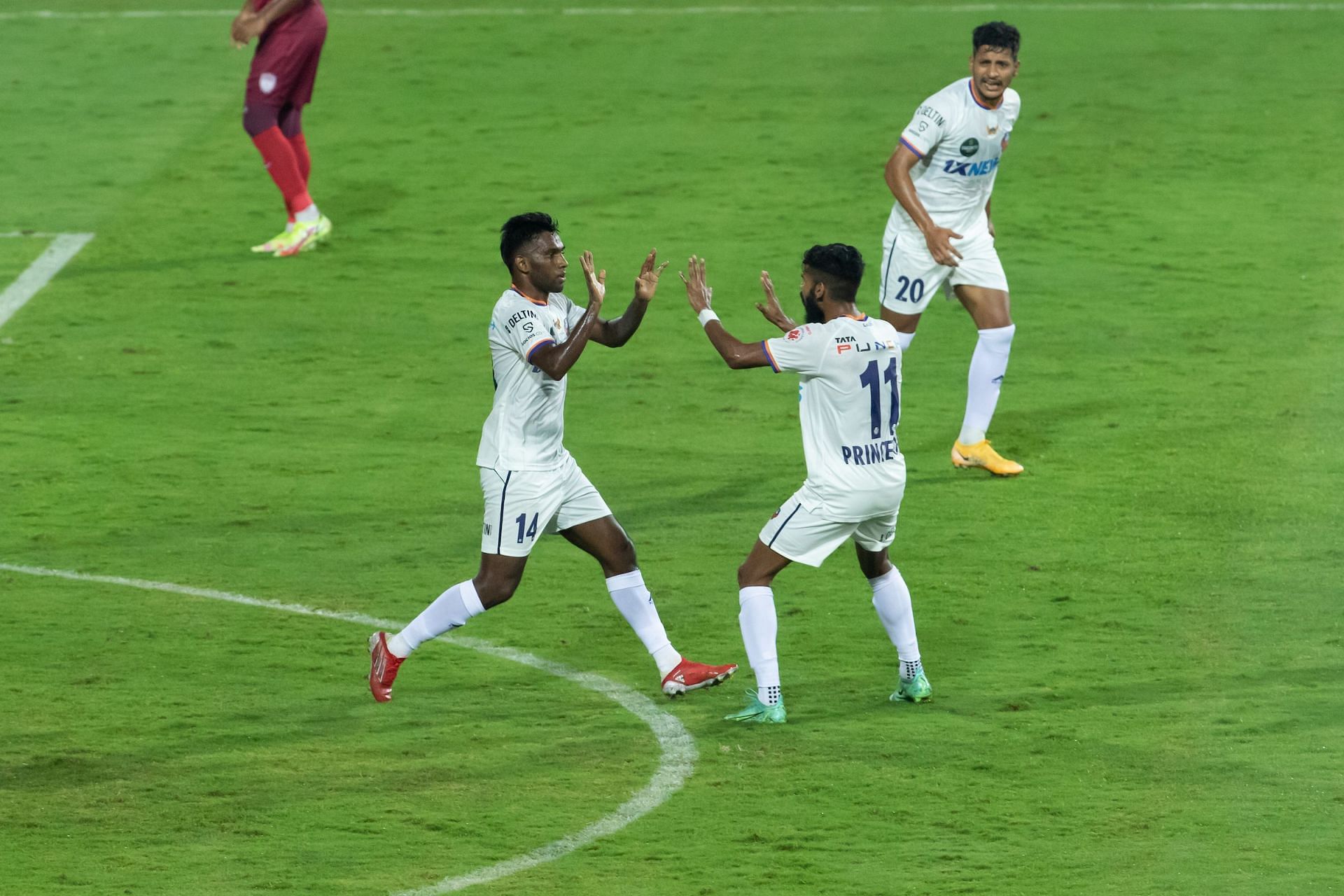 FC Goa's Romario Jesuraj celebrating after scoring against the Hughlanders (Image Courtesy: ISL)