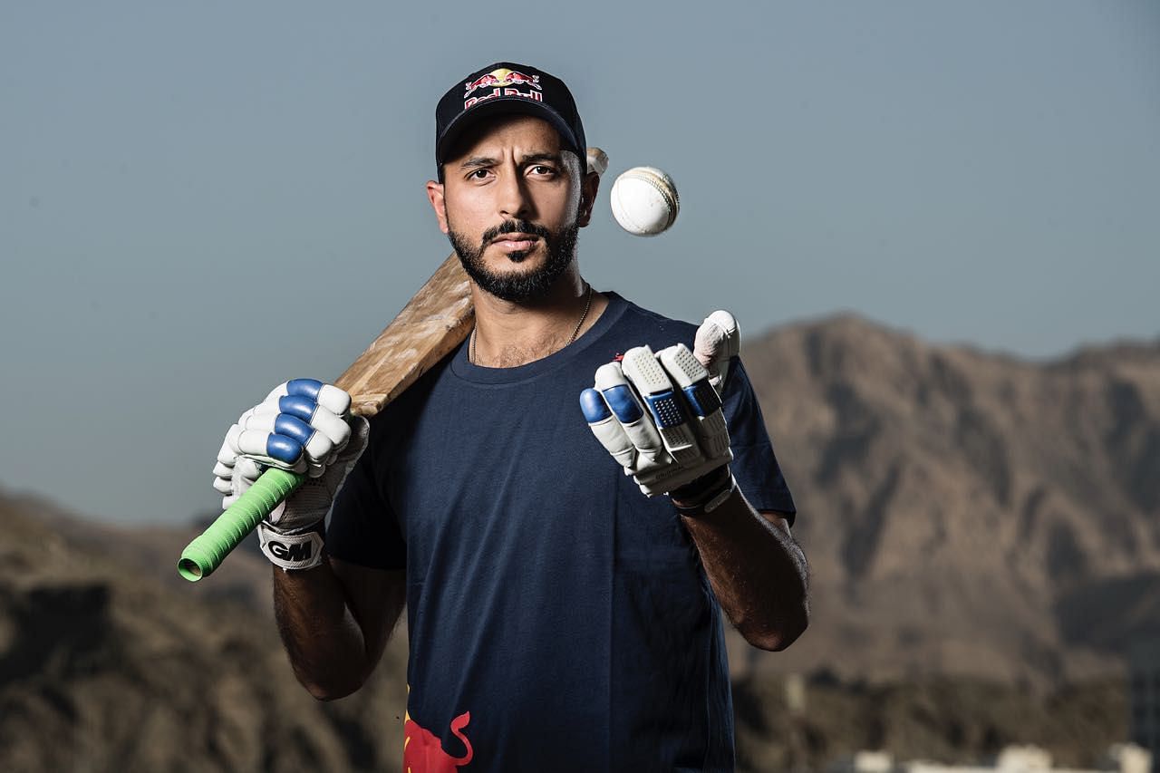 Sufyan Mehmood represents Bousher Busters (Image Courtesy: Oman Observer)