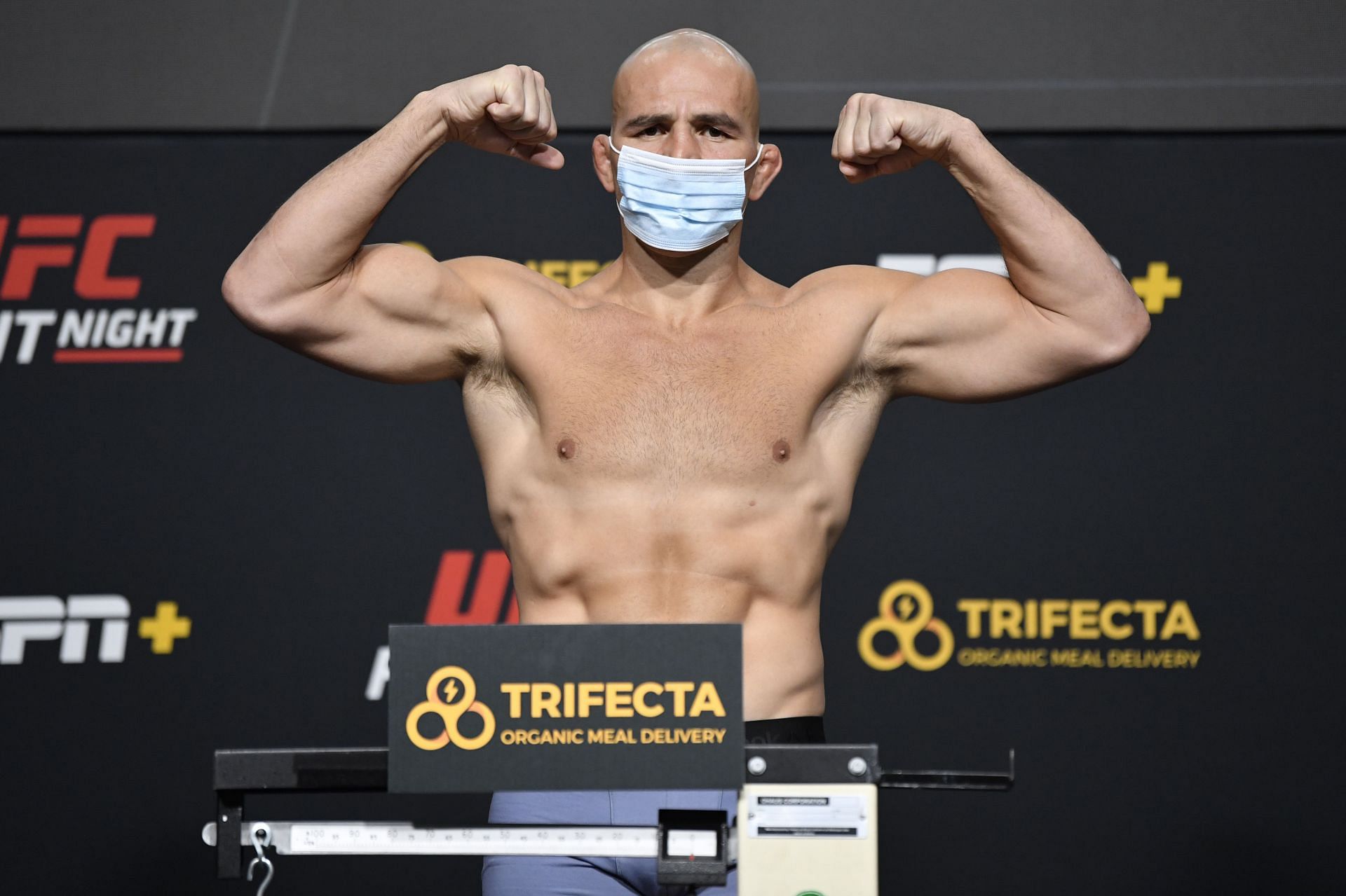 UFC Fight Night Santos v Teixeira: Weigh-Ins