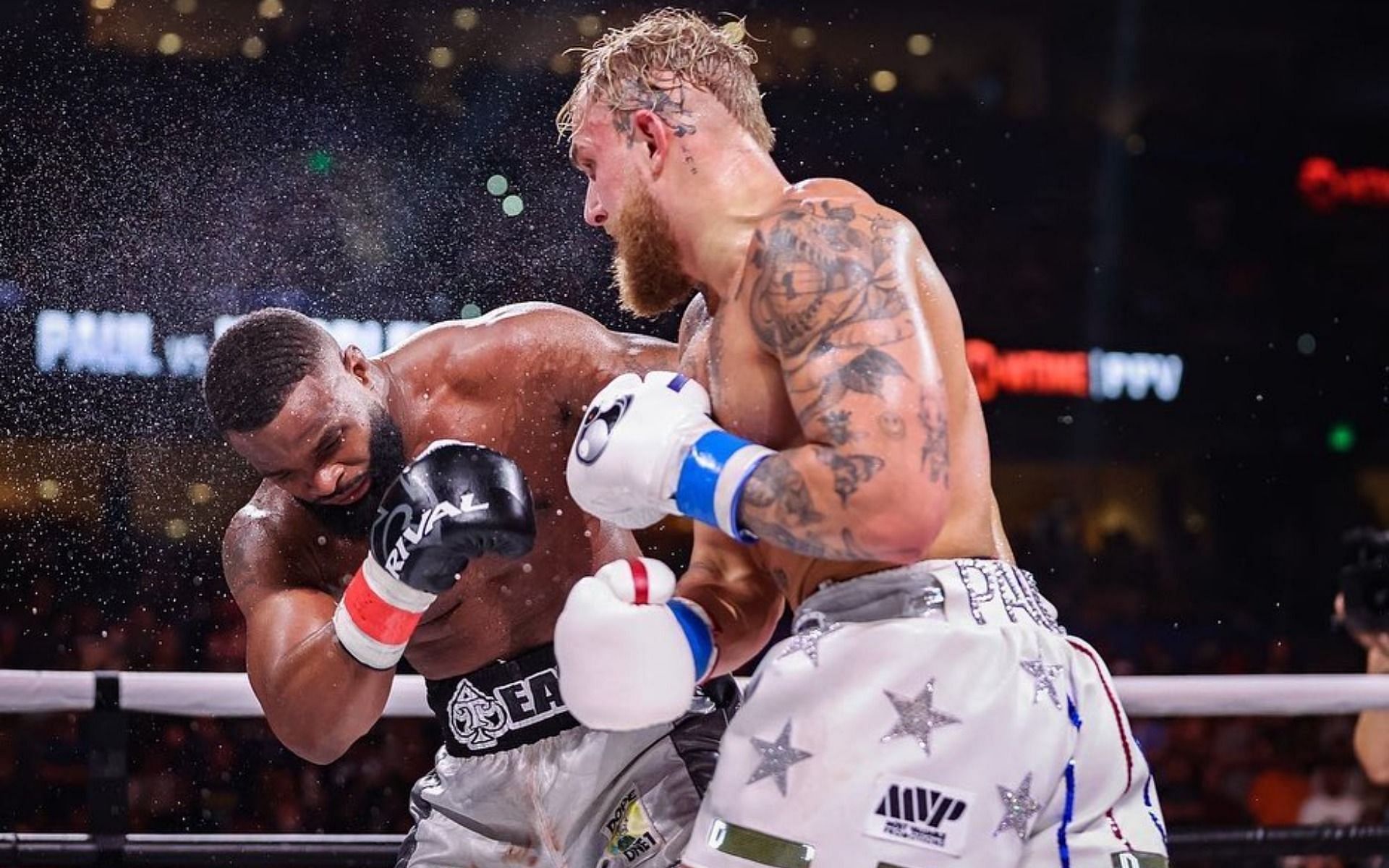 Tyron Woodley &amp; Jake Paul [Image courtesy: @showtimeboxing on Instagram] Enter caption